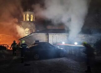Ιωάννινα: Φωτιά στον ιερό ναό του Αγίου Αθανασίου – Προκλήθηκε στον γυναικωνίτη