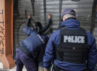 Δύο άνδρες έπιασε η αστυνομία για διακίνηση ναρκωτικών στη Λάρισα