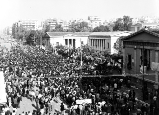 Σαν σήμερα 17 Νοεμβρίου: Το τανκ εισβάλει στο Πολυτεχνείο