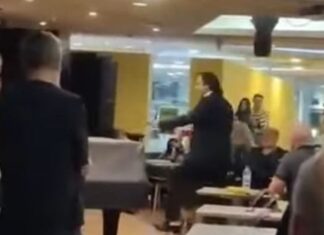 Πέτρος Τατσόπουλος: Στιγμές έντασης στην παρουσίαση βιβλίου – Εκσφενδονίστηκε εικόνα της Παναγίας
