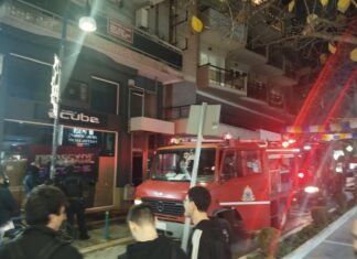 Λάρισα: Συναγερμός για φωτιά σε διαμέρισμα – ΦΩΤΟΓΡΑΦΙΕΣ