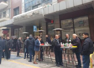 Κοσμοσυρροή στο Επιμελητήριο Λάρισας – Αισιοδοξία Γουργιώτη, Παπαλέξη, Γιακουβή για τις εκλογές (ΦΩΤΟ)