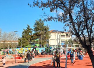 Λάρισα: Άνοιξε επίσημα η παιδική χαρά στην Αιόλου παρουσία Μαμάκου, Αγοραστού, Καλογιάννη (ΦΩΤΟ)