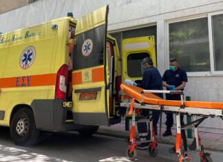 Συναγερμός στο ΕΚΑΒ – Χωρίς τις αισθήσεις του βρέθηκε άνδρας