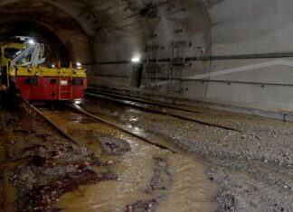 OΣΕ: Κλειστή παραμένει η σήραγγα στα Τέμπη