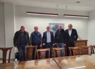 Συναντήσεις Χρήστου Γιακουβή με Νίκο και Βάιο Μπρέτα, Κώστα και Γιώργο Παπαγιάννη και περιοδεία στην αγορά της πόλης