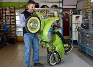 H θρυλική κλασική βέσπα συνεχίζει να κερδίζει τους Λαρισαίους (video)