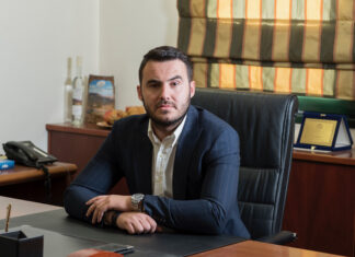 Μπίζιος: Ο Δήμος Ελασσόνας κατέβασε ρολά τα Χριστούγεννα – Αποκλεισμένα Λιβάδι και Κοκκινοπηλός από την χιονόπτωση, πριν από λίγο κινητοποιήθηκε η Δημοτική Αρχή