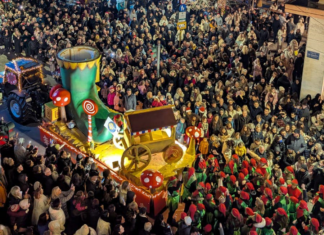 Δείτε live τη χριστουγεννιάτικη παρέλαση αρμάτων στη Λάρισα