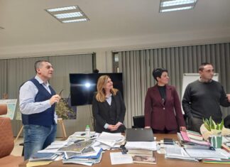 Κλιμάκιο του ΠΑΣΟΚ επιθεώρησε τα έργα αποκατάστασης στη Λάρισα (ΦΩΤΟ)