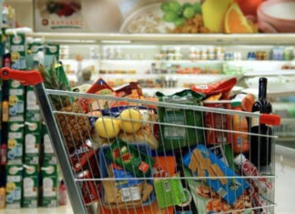 Πήγε για γιορτινά ψώνια… ξέχασε» όμως να περάσει από το ταμείο