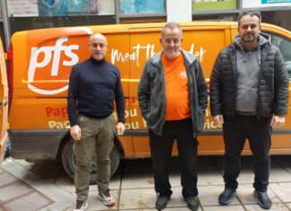 Προσφορά προϊόντων στο Κοινωνικό Παντοπωλείο Λάρισας