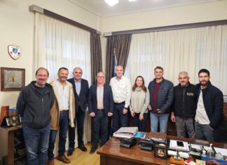 Συνάντηση Χρήστου Γιακουβή με τον Δήμαρχο ΕλασσόναςΝίκο Γάτσα και περιοδεία στην αγορά της πόλης