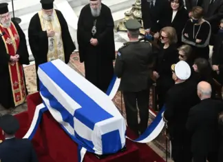 Κηδεία Κώστα Σημίτη: Με τιμές εν ενεργεία πρωθυπουργού το τελευταίο αντίο