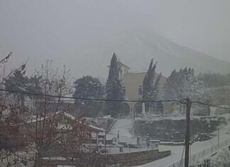 Λάρισα: Σε ποιες περιοχές έριξε αρκετό χιόνι – Που απαιτείται προσοχή των οδηγών (Φωτo – Βίντεο)