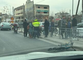 Λάρισα: Τροχαίο ατύχημα στην παλιά εθνική με τραυματισμό νεαρού (ΦΩΤΟ)