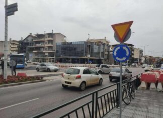 Λάρισα: Με την κατασκευή κυκλικού κόμβου συνεχίζονται οι εργασίες στη συμβολή των οδών Βόλου – Ηρ.Πολυτεχνείου – 23ης Οκτωβρίου