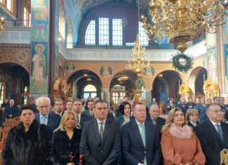 Λάρισα: Με λαμπρότητα η πρώτη δοξολογία για το 2025 στον Άγιο Αχίλλιο (ΦΩΤΟ)