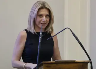 Η Μαρία Καρυστιανού αντιδρά με τα σενάρια υποψηφιότητας του Κώστα Τασούλα για ΠτΔ: «Έμεινα άναυδη»