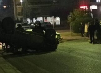 Τρομερό τροχαίο με τουμπαρισμένο αυτοκίνητο στην Λάρισα