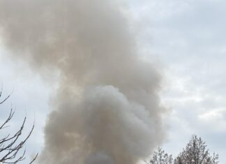 Συναγερμός στην Λάρισα για φωτιά σε κατάστημα εστίασης στο Φρούριο – Φόβος για τις φιάλες υγραερίου (ΦΩΤΟ-ΒΙΝΤΕΟ)