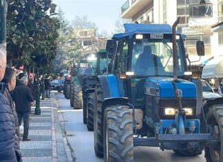 Μπήκαν στο κέντρο των Φαρσάλων με τα τρακτέρ οι αγρότες – Συλλαλητήριο διαμαρτυρίας (ΦΩΤΟ)