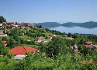 Πρόσκληση σε νέα ζευγάρια για μόνιμη εγκατάσταση σε χωριά της λίμνης Πλαστήρα- Τι θα «κερδίσουν»