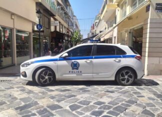 Βόλος: Γυμνός άνδρας προσπάθησε να πνίξει την αδερφή του – Άγριο ξύλο μπροστά στα παιδιά της