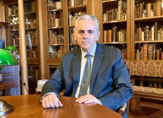 Ο Μάξιμος Χαρακόπουλος προσκεκλημένος του Πανεπιστημίου Λευκωσίας