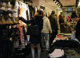 Ανήλικος έκανε… ντου σε εμπορικό κατάστημα στη Λάρισα και συνελήφθη – Στο κρατητήριο και η μητέρα του