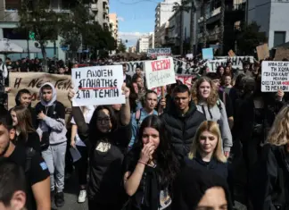 Τέμπη – «Δεν έχω οξυγόνο»: Χιλιάδες μαθητές και φοιτητές πλημμυρίζουν την Ελλάδα