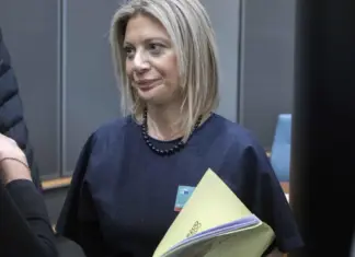 Μαρία Καρυστιανού κατά της ιατροδικαστού που κάνει τη νεκροψία στον Βασίλη Καλογήρου: «Δεν έχουν υπολογίσει το Μάτι του Θεού»