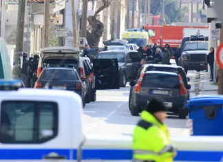 Διπλό φονικό στη Λάρισα: «Θα σε προσέχω από εκεί ψηλά» – Ο 60χρονος άφησε σημείωμα στην κόρη του