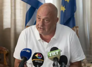 Φαρσέρ τηλεφώνησε σε ψητοπωλείο παριστάνοντας τον… Αχιλλέα Μπέο – Έκανε παραγγελία 500 ευρώ σε σουβλάκια!