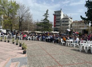Λάρισα: Μεγάλο γλέντι έγινε στην Φιλιππούπολη / Ξεσηκώθηκε όλη η συνοικία – ΦΩΤΟ