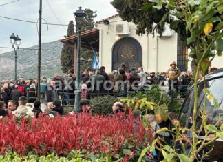 Βόλος: «Ράγισαν» και οι πέτρες στην κηδεία του νιόπαντρου ζευγαριού που σκοτώθηκε σε τροχαίο