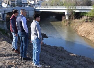Λάρισα: Συνεχίζονται οι εργασίες καθαρισμού του Πηνειού Ποταμού από την Περιφέρεια Θεσσαλίας
