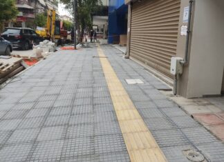 Λάρισα: Πέφτει άσφαλτος στην Ανθίμου Γαζή
