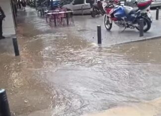 Σε «λίμνη» μετατράπηκε κεντρικός δρόμος στη Λάρισα – Τι συνέβη