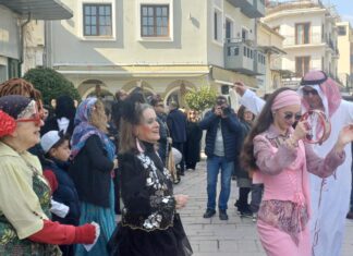 Πήραν τους δρόμους τα Μπουλούκια – Ξέφρενο γλέντι στη Λάρισα (ΦΩΤΟ)