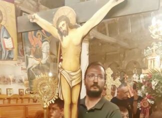 Λάρισα- Βασίλης Καλογήρου: Το μήνυμα της μητέρας του για την «Ανάσταση» – Φωτογραφία
