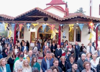 Λάρισα: Πολύς κόσμος στον Ιερό Ναό Αγίων Ραφαήλ Νικολάου και Ειρήνης στο Ομορφοχώρι – ΦΩΤΟ
