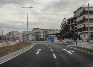 Δ. Λαρισαίων: Συνεχίζονται οι εργασίες ανακατασκευής νησίδας στην Ηρώων Πολυτεχνείου – Σε ισχύ σήμερα νέες ρυθμίσεις