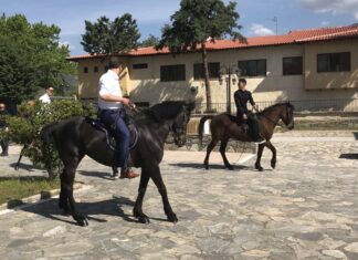 Άγιος Γεώργιος: Τηρήθηκε το έθιμο της έφιππης περιφοράς στους Γόννους Λάρισας (ΦΩΤΟ)