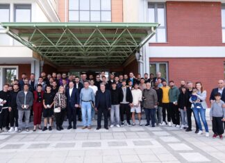 Η Περιφέρεια Θεσσαλίας τίμησε την πρωταθλήτρια ΑΕΛ – Ο Κουρέτας προσέφερε το προσωπικό αρχείο από την παλιά Λάρισα – ΦΩΤΟ