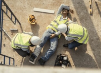 Λάρισα: Σε σοβαρή κατάσταση ο 55χρονος που έπεσε σε φρεάτιο – Η καταγγελία των οικοδόμων