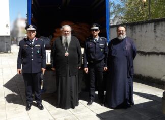 Λάρισα: Οι αστυνομικοί συγκέντρωσαν τρόφιμα για την ενίσχυση συσσιτίων της Εκκλησίας