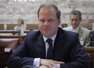 Tέμπη: Στη Βουλή η δικογραφία για Καραμανλή, Καραγιάννη, Ξιφαρά