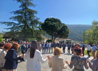 Τα Πασχαλόγιορτα της δεύτερης μέρας του Πάσχα – Αναβίωσε στην Όσσα ο παραδοσιακός χορός Ζεμπέλι (ΦΩΤΟ)