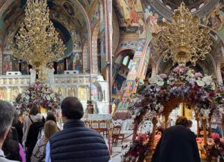 Λάρισα: Κατανυκτικό κλίμα και συρροή πιστών στον Άγιο Αχίλλιο (ΦΩΤΟ)